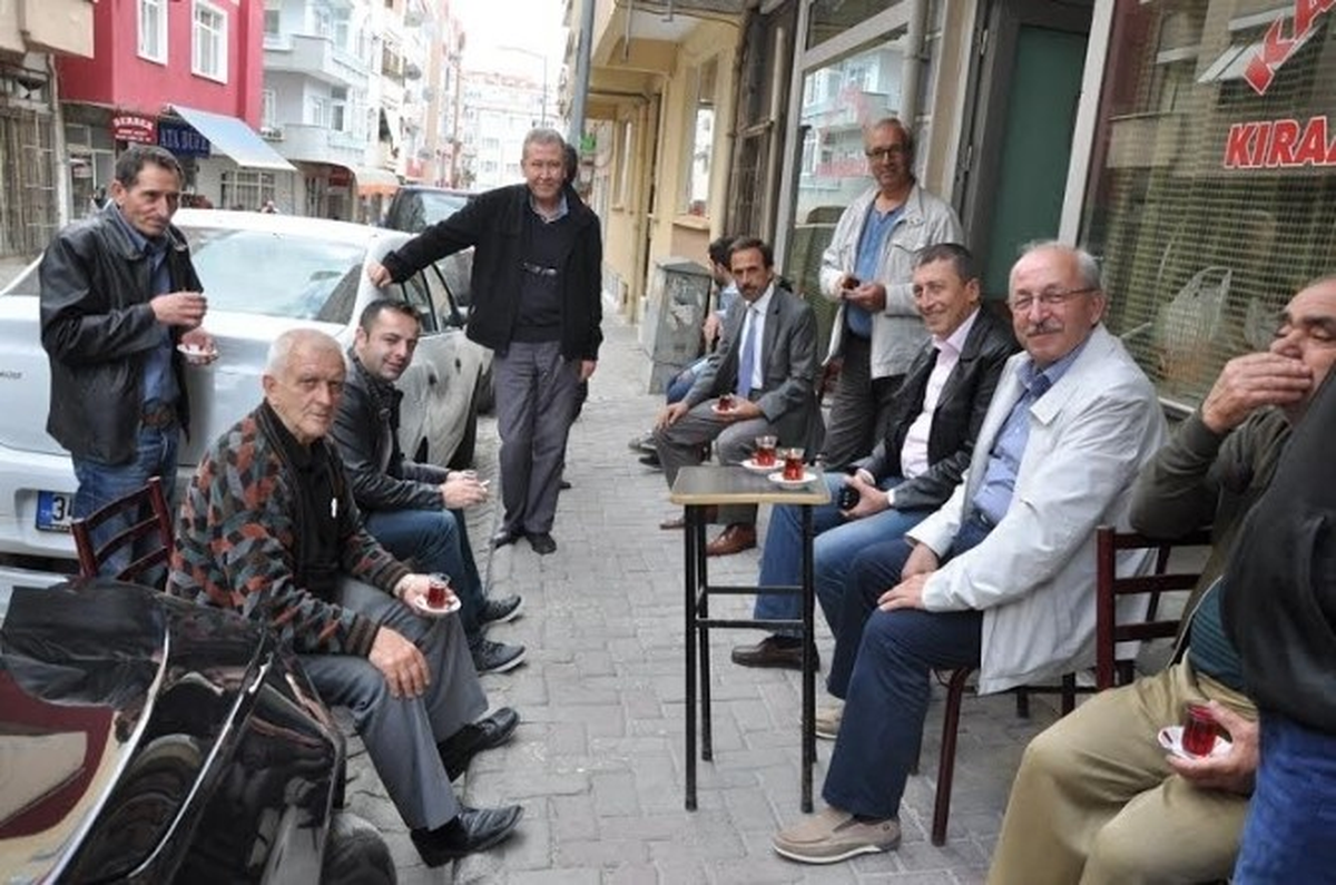 Başkan Albayrak Yeni Sanayi ve Yavuz Mahallesinde Esnaf ve Vatandaşlarla Sohbet Etti