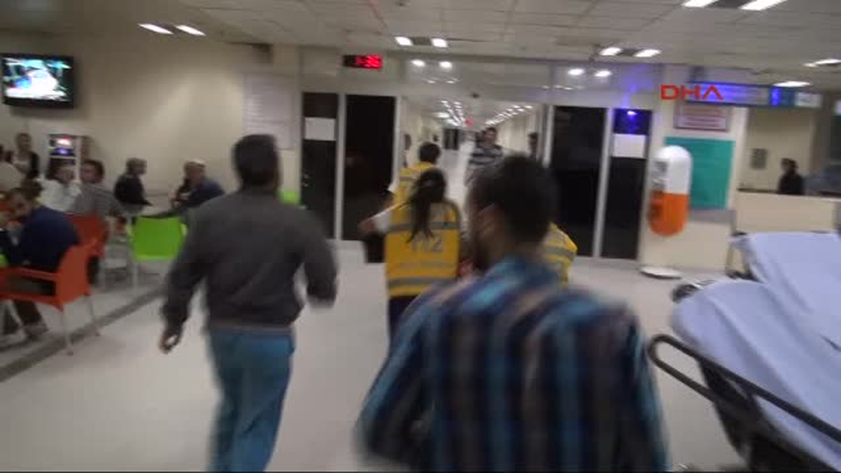 Bir Haftadır Alıkonulan 14 Yaşındaki Kızlarını Kurtaran Aile, 2 Kişiyi Yaraladı