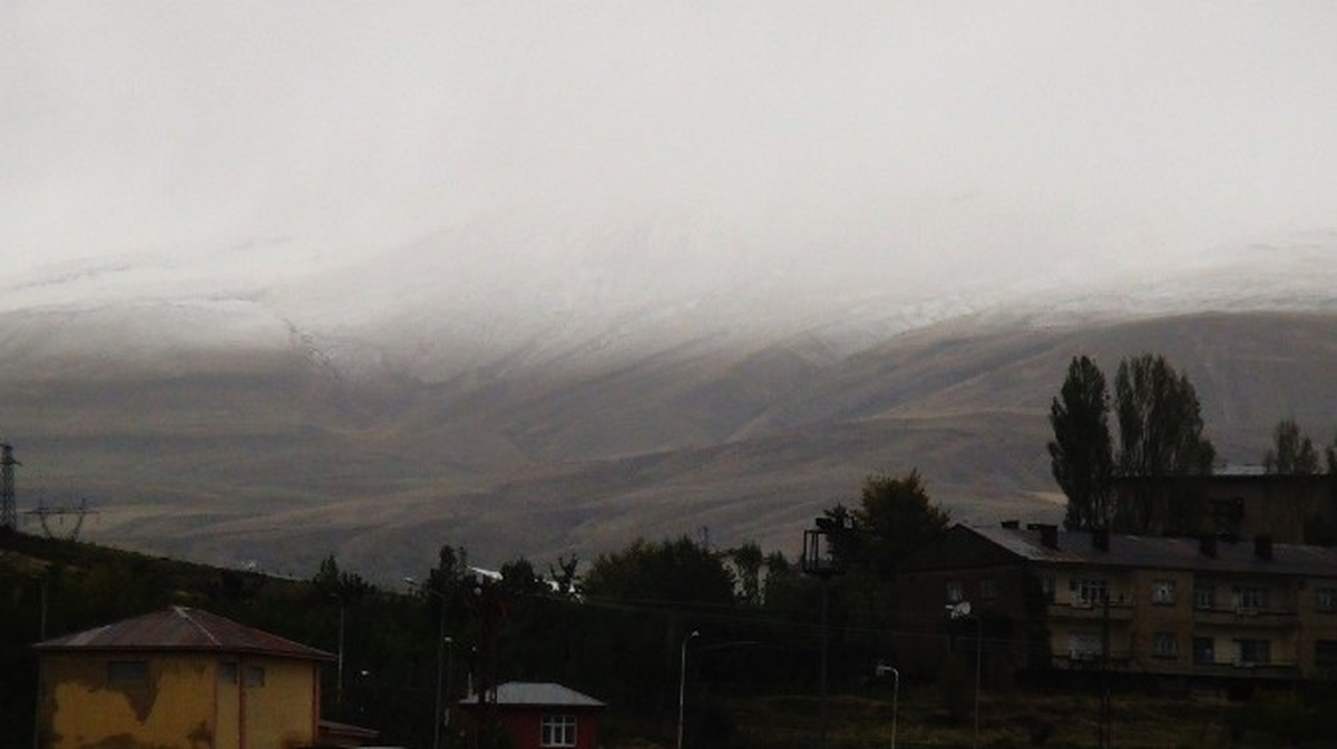 Bitlis\'te Yüksek Kesimlere Kar Yağdı