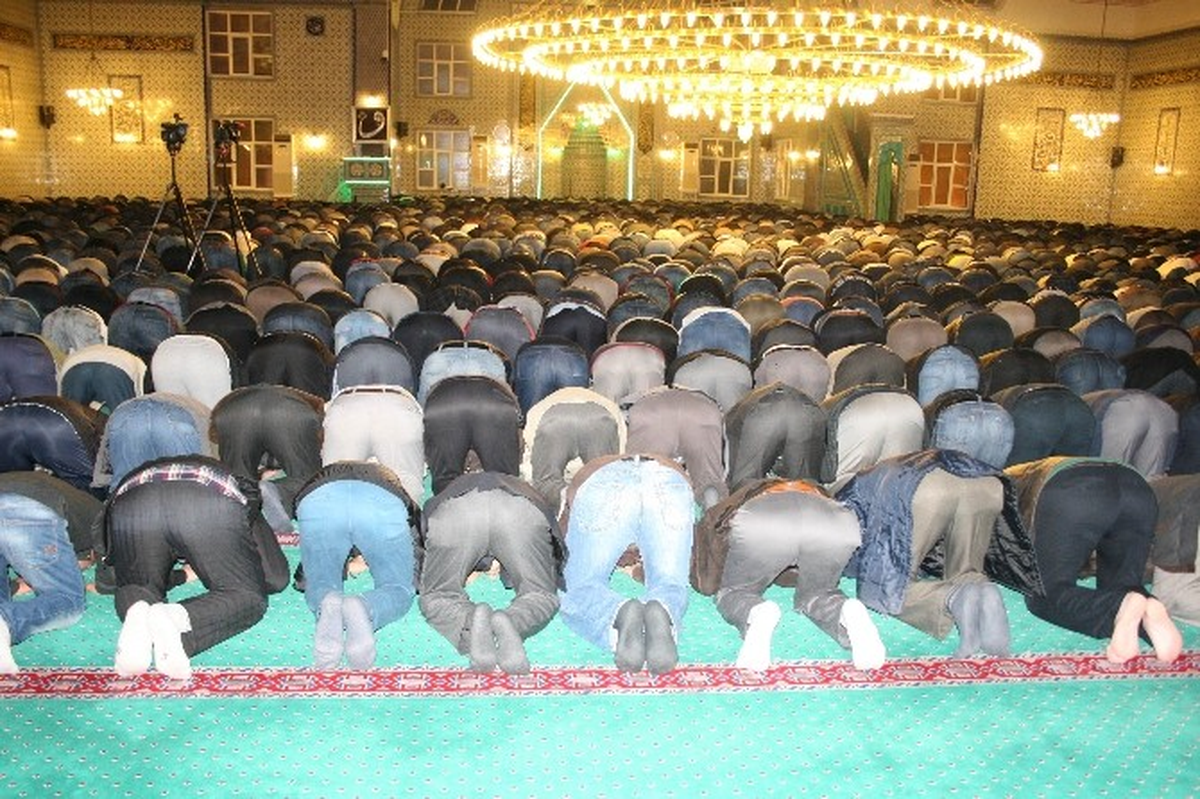 Diyanet İşleri Başkanı Bursa\'da Sabah Namazını Kıldırdı