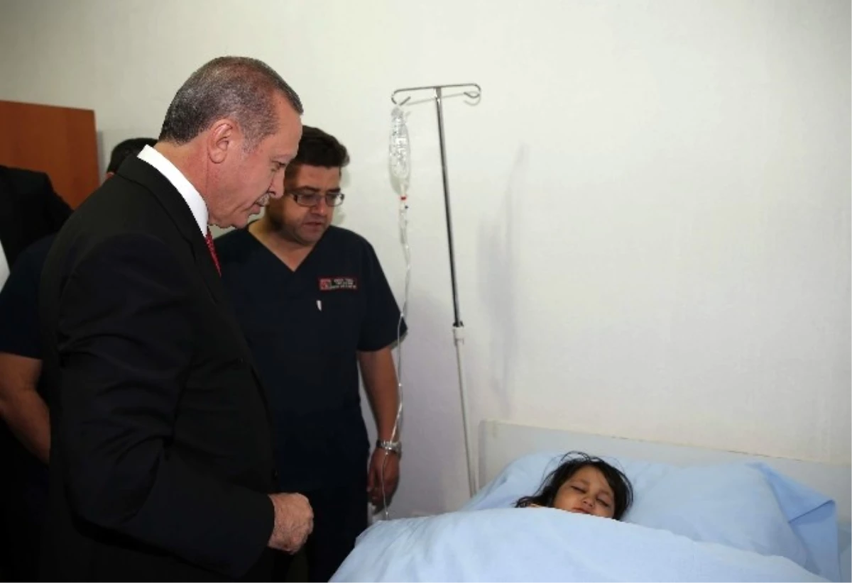 Erdoğan Afganistan\'daki Atatürk Hastanesini Ziyaret Etti