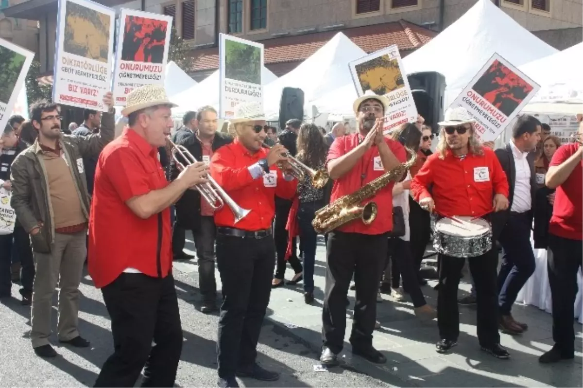 İstanbul Barosu Seçimlerinde Müzik Şöleni