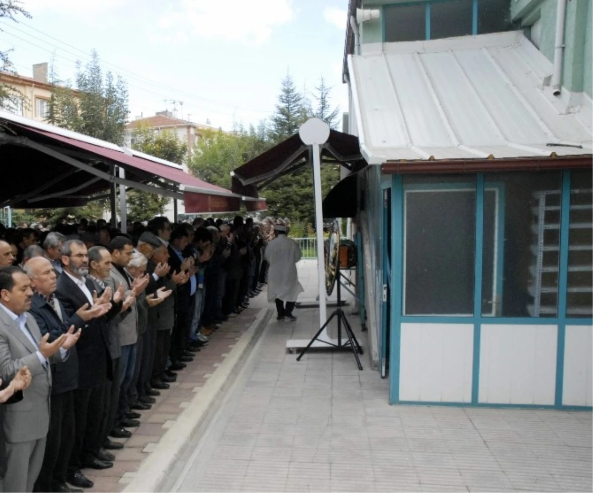 İmam Cenaze Namazında Helallik Almayı Unuttu