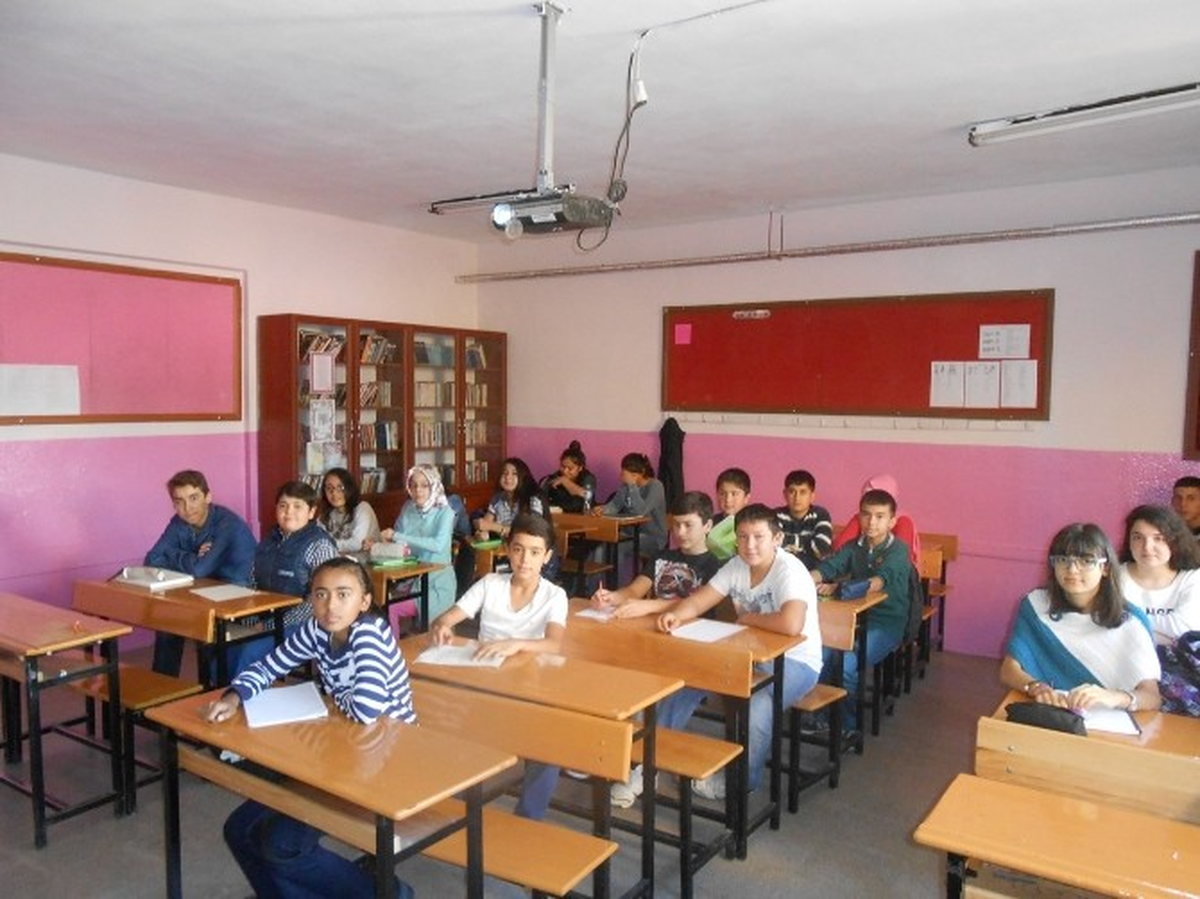 Kula 4 Eylül Ortaokulu\'nda Yetiştirme Kurslarına Yoğun İlgi