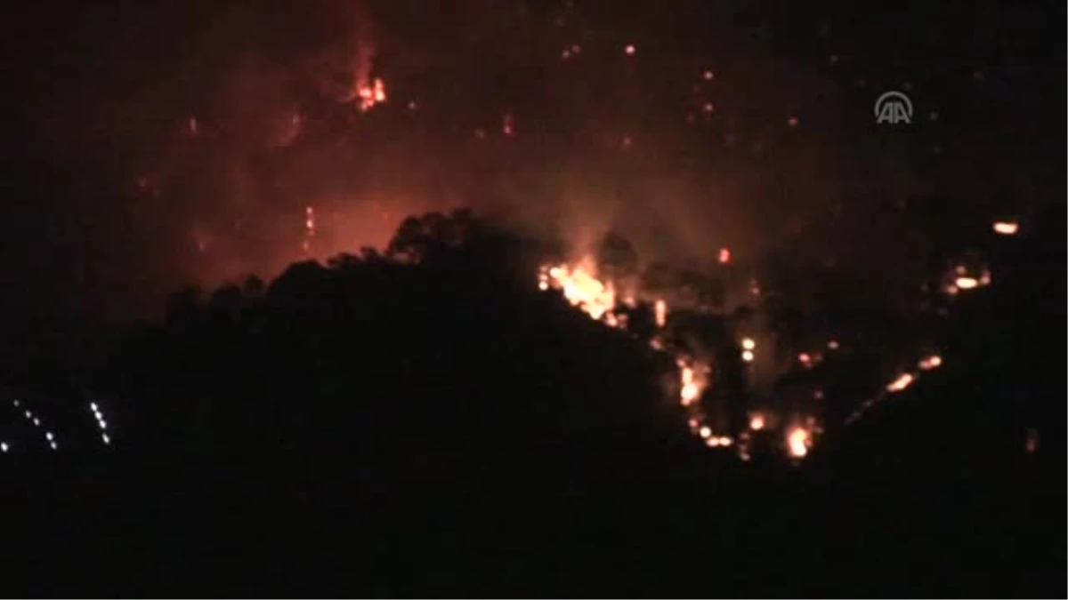 Marmaris\'te Yangın Nedeniyle 44 Dairenin Bulunduğu Site Boşaltılıyor