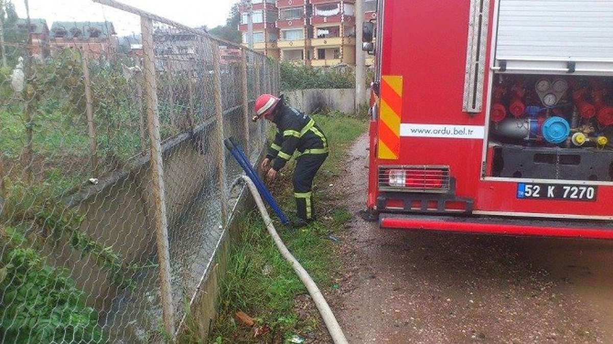 Ordu\'da Etkili Yağış Su Baskınlarına Neden Oldu