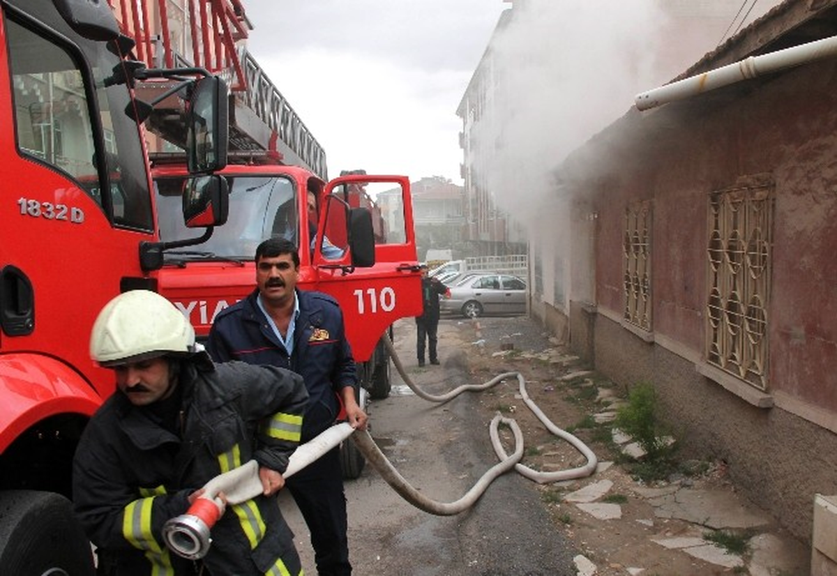 Sobadan Çıkan Kıvılcım Evi Yaktı