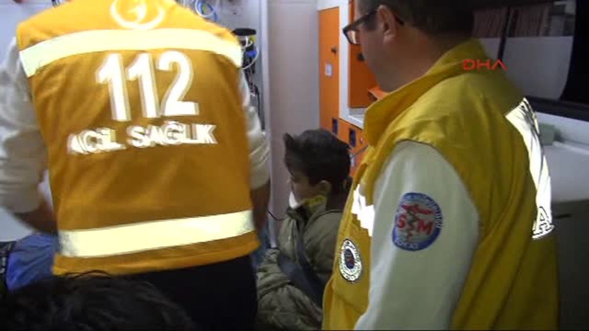 Tokat\'ta Otomobil Yeşilırmak\'a Uçtu: 4 Yaralı