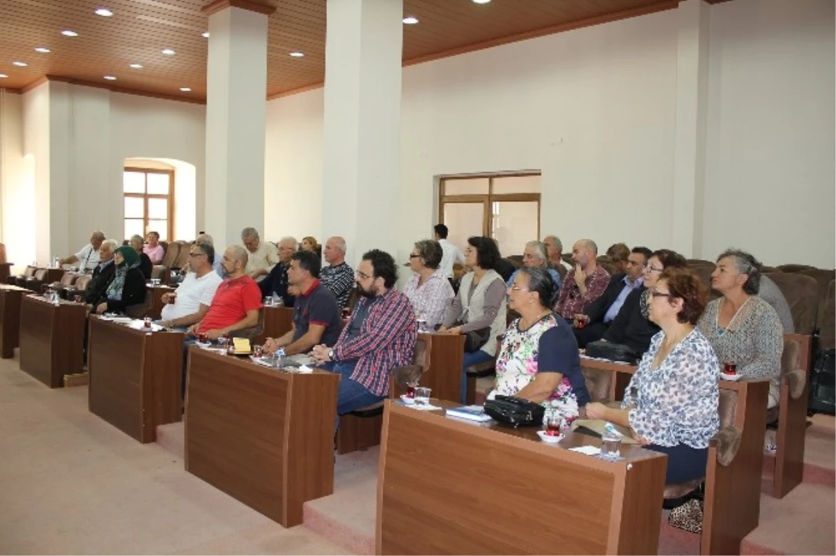 Urlalılar "Serbest Kürsü\'de" Sorunlarını Anlatıyor