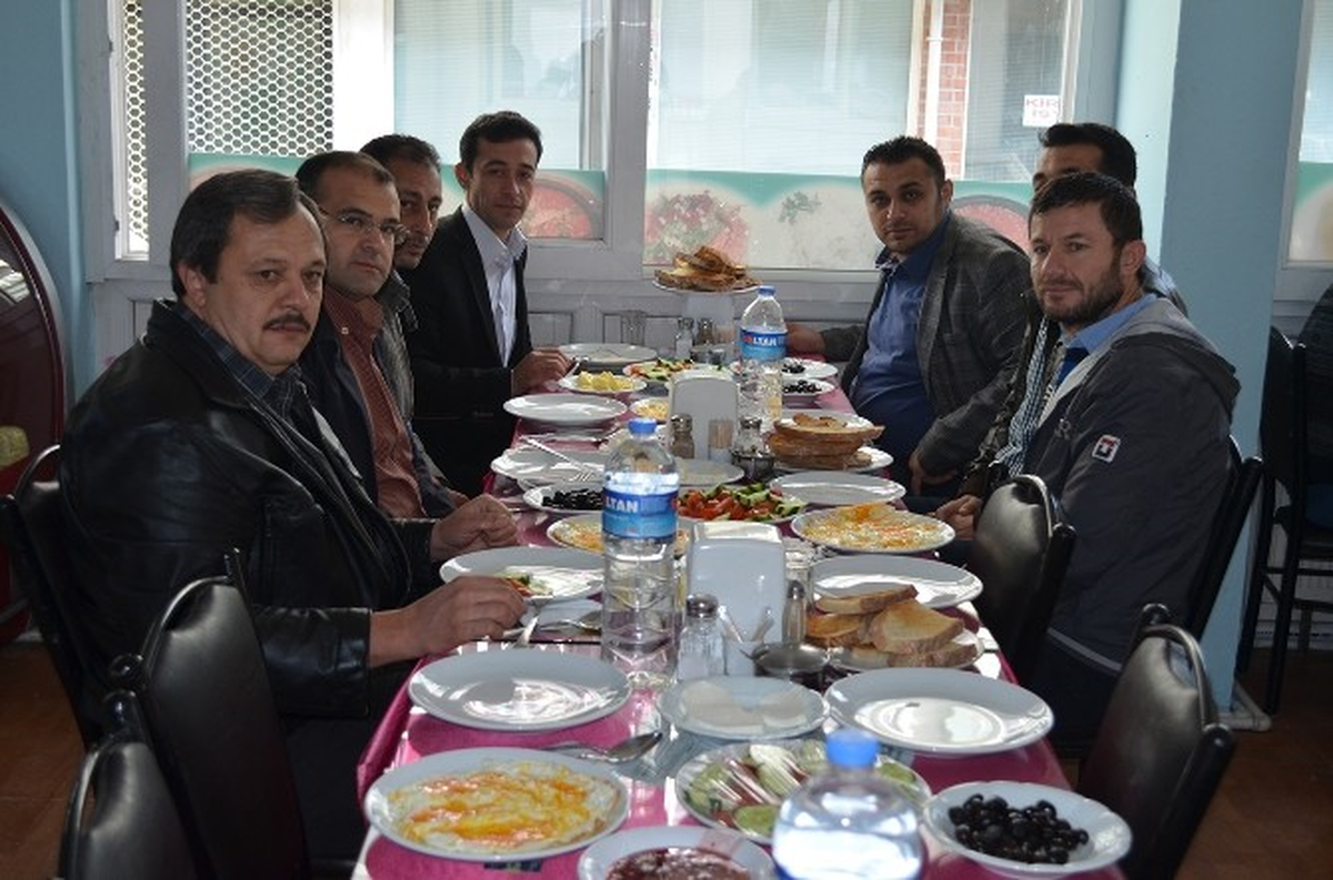 Yakup Yılmaz Ülkü Ocakları ile Kahvaltıda Buluştu