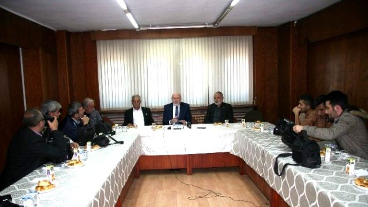 Afyonkarahisar\'da Kapatılan Belde Belediyelerinin Sorunları