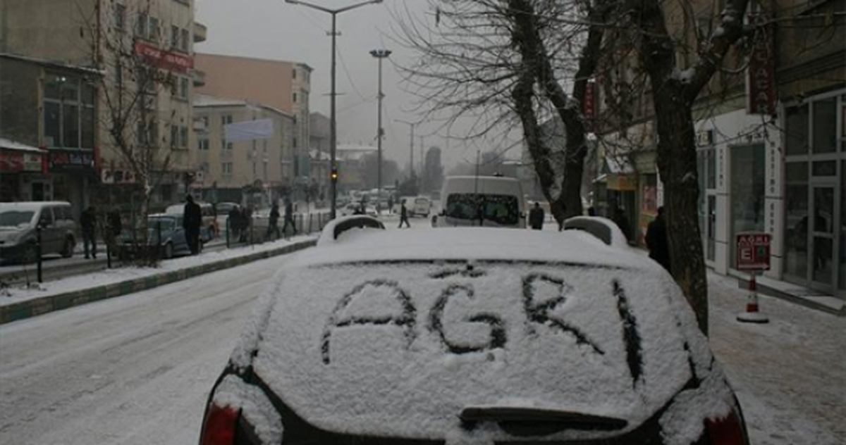 Ağrı\'da Kar Yağışı