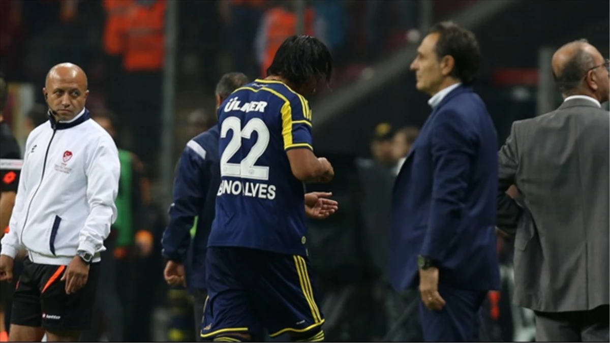 Fenerbahçe, Kırmızı Kart Gören Alves'e 50 Bin Dolar Ceza Kesecek