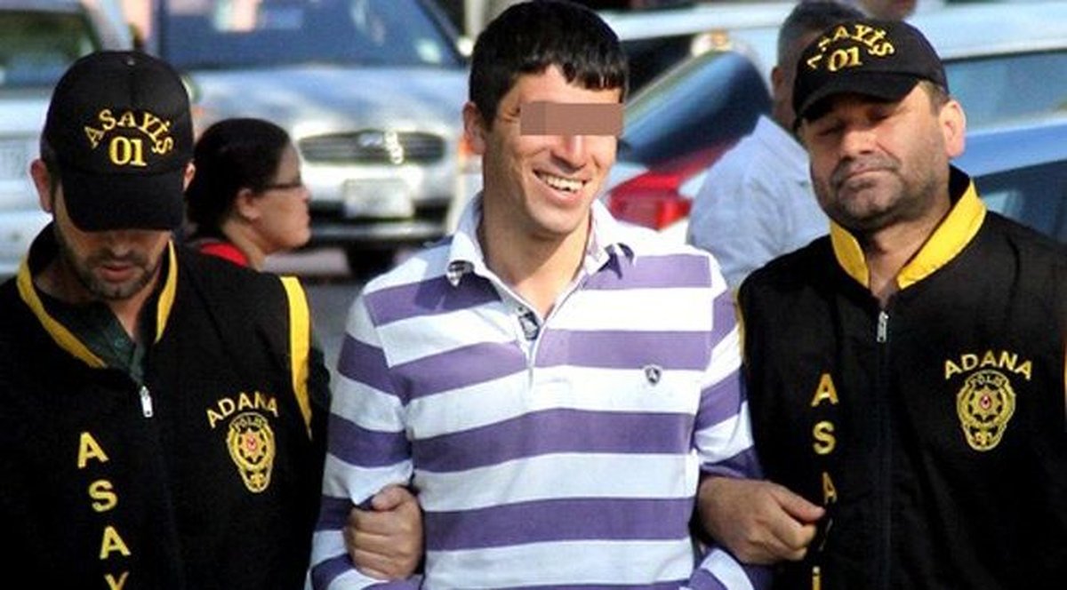 Anne ve Babasını Öldüresiye Dövdü