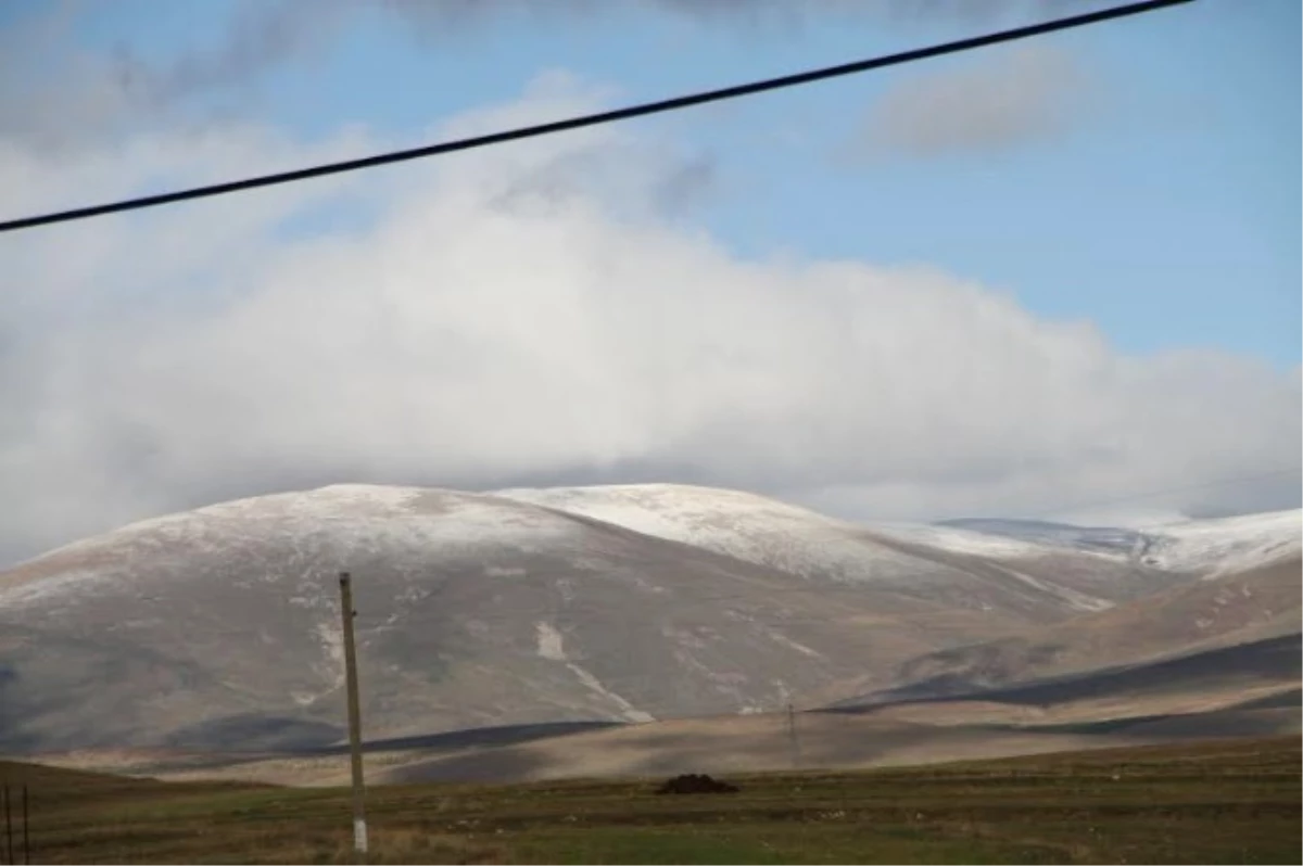 Ardahan'a Yılın İlk Karı Düştü