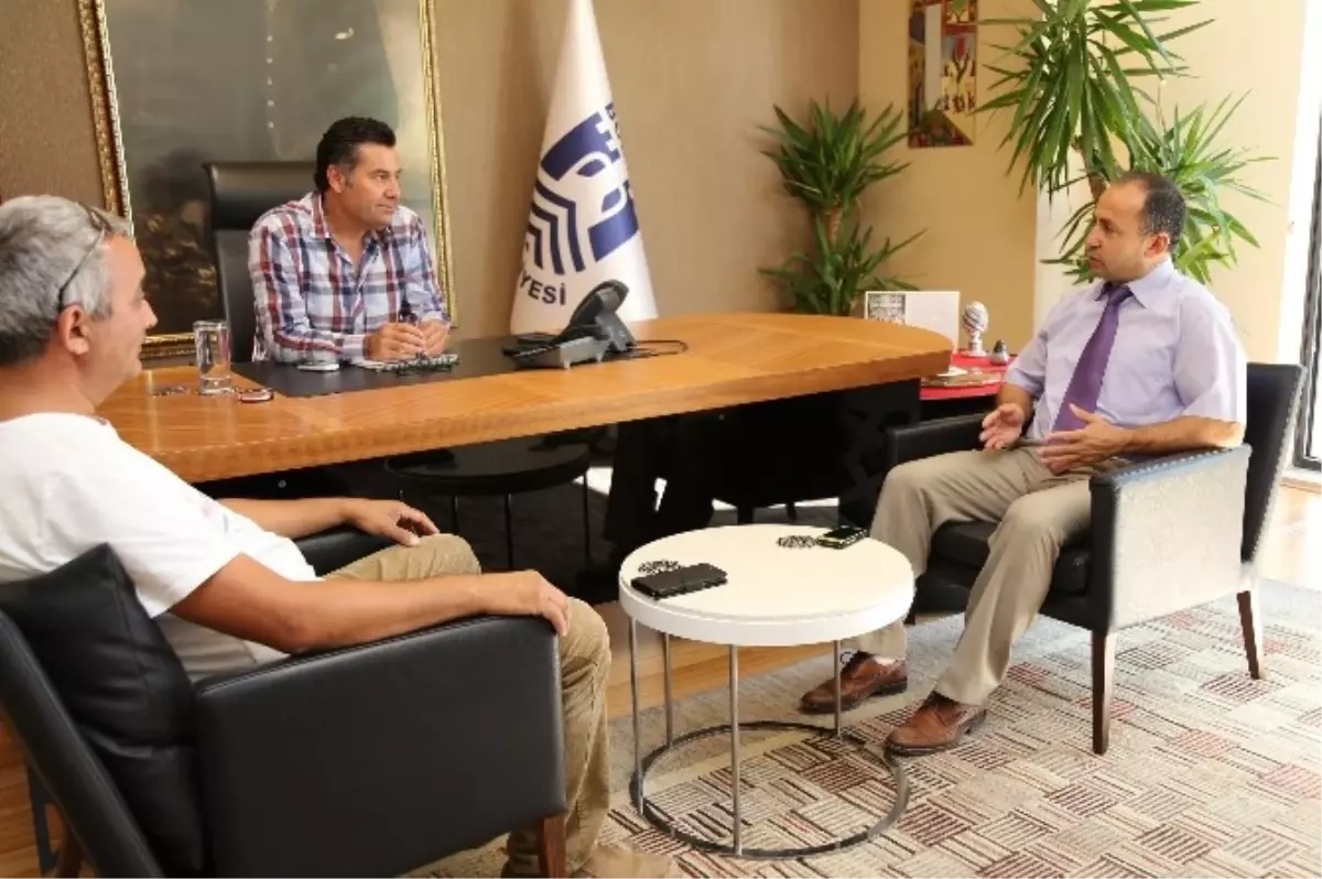 Avrupa ve Dünya Şampiyonu Karateciler, Başkan Kocadon\'a Teşekkür Etti