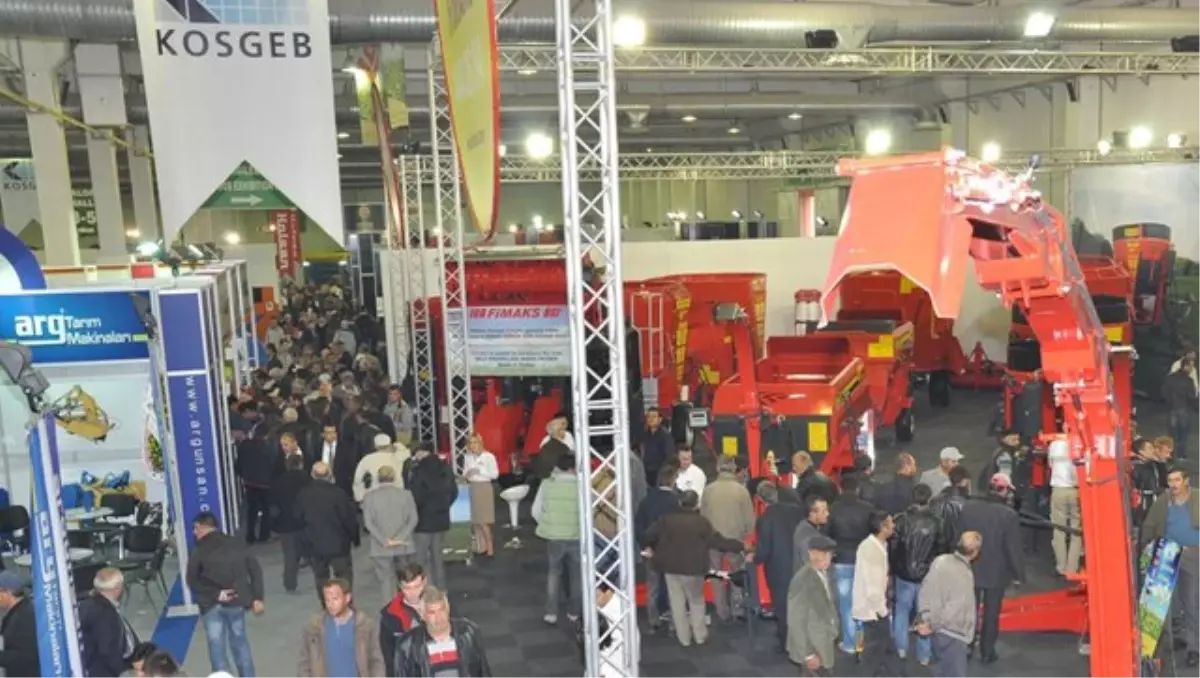 Bayramiçli Çiftçiler Tarım Fuarını Ziyaret Etti