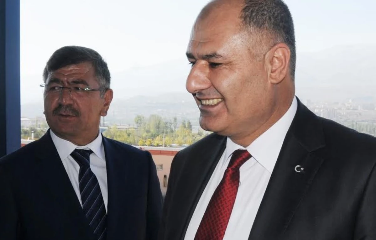 Belediye Başkanı Akdoğan, Milletvekili Kavaklıoğlu\'nu Tebrik Etti