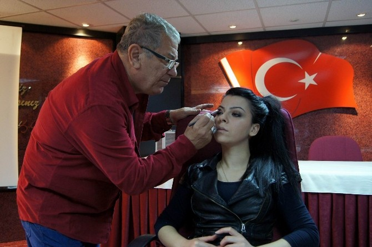 Berberler ve Kuaförler Esnaf Odası\'ndan Makyaj Eğitimi