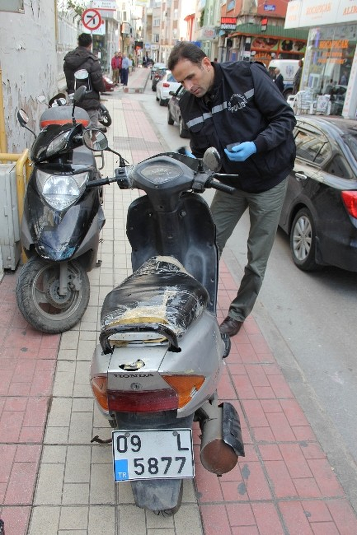 Çaldığı Motosiklet Bozuk Çıkınca Terk Etti