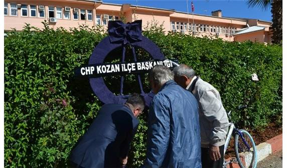 CHP\'lilerden Siyah Çelenkli Protesto