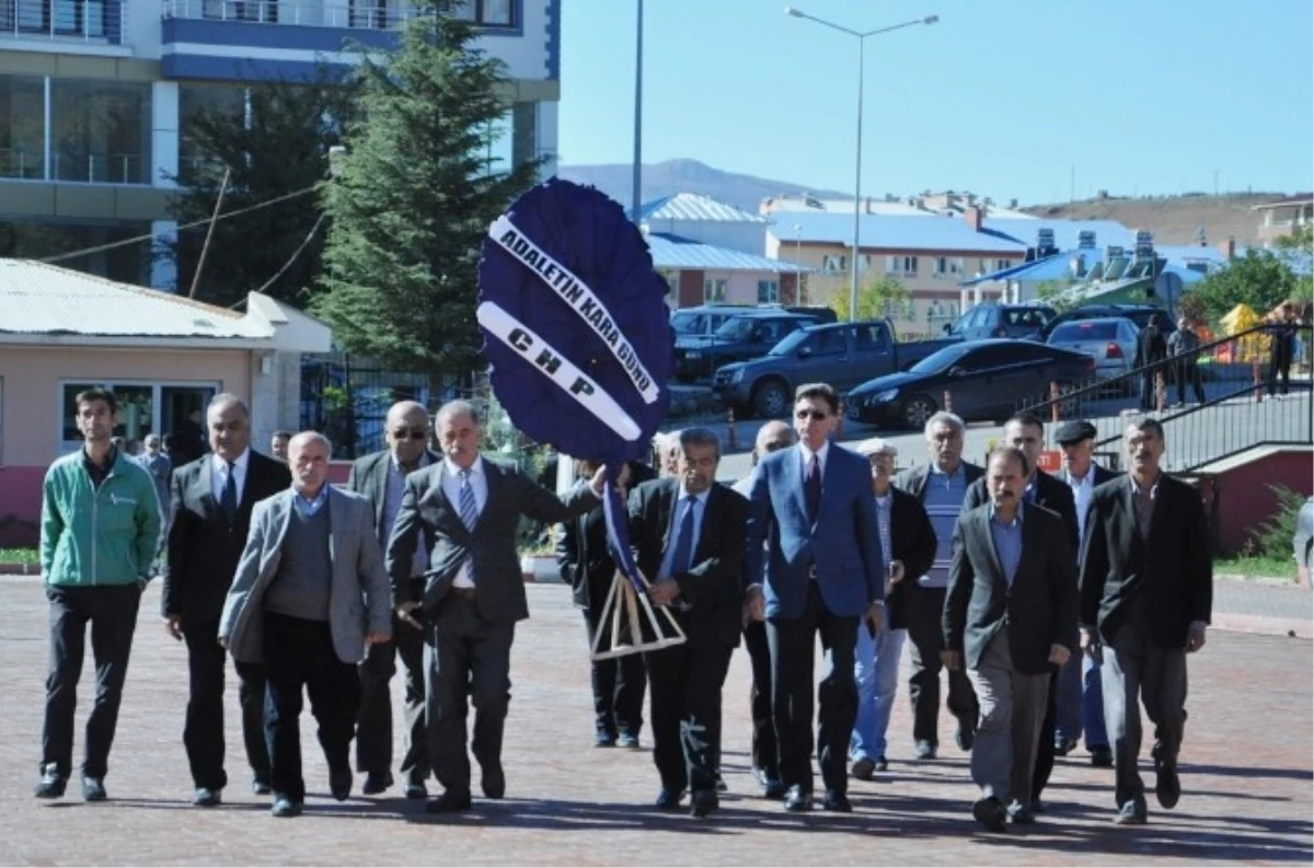 CHP Tunceli İl Örgütünden Adliyeye Siyah Çelenk