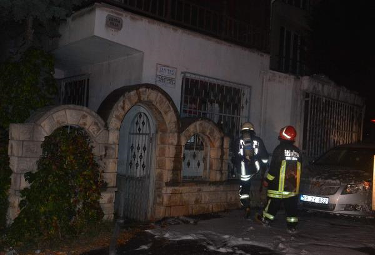 Çorlu\'da Kullanılmayan Villada Yangın