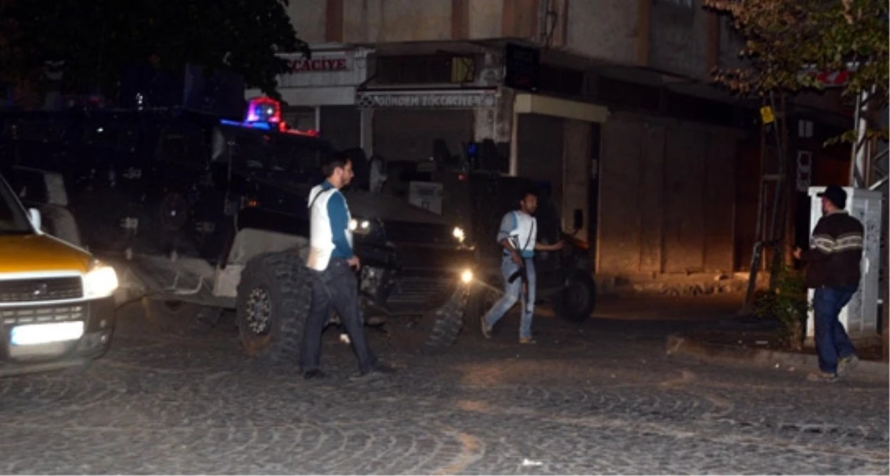 Diyarbakır\'da Polise Silahlı Saldırı