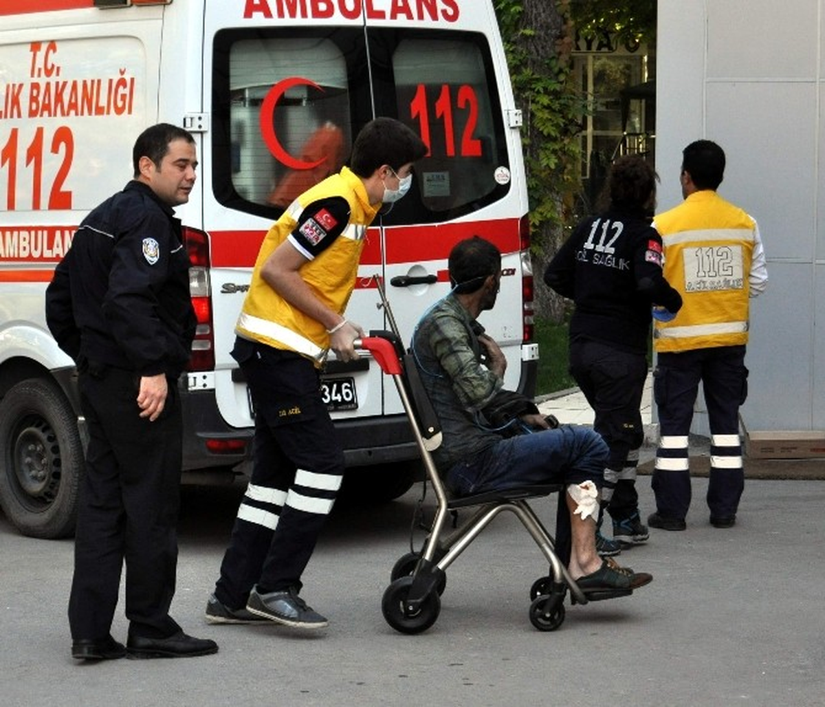Eskişehir\'de Ev Yangını, 3 Kişi Zehirlendi