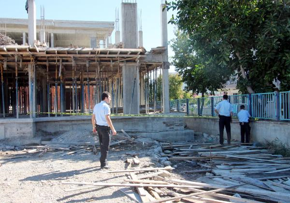 Fethiye\'de İnşaattan Düşen İşçi Öldü