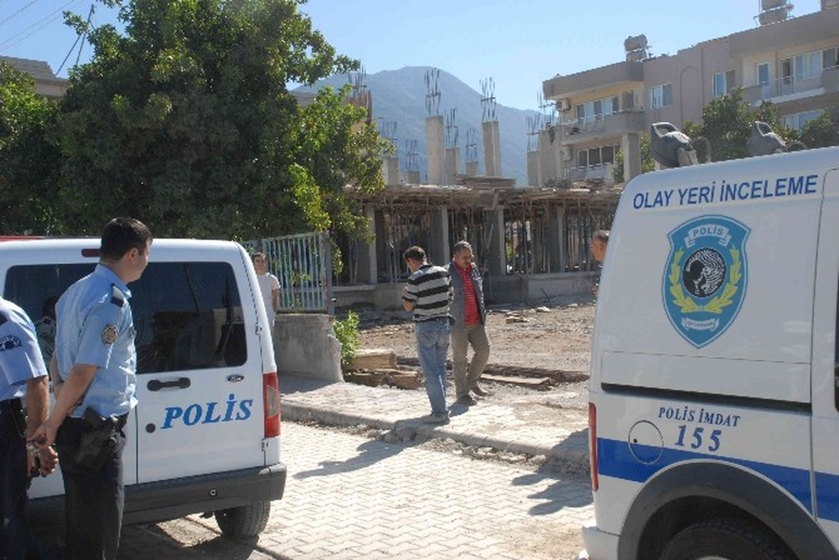 Fethiye\'de Yüksekten Düşen İşçi Hayatını Kaybetti