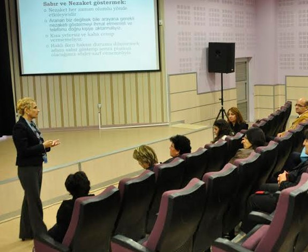 Kartepe\'de Telefonda Etkili İletişim Semineri Düzenlendi