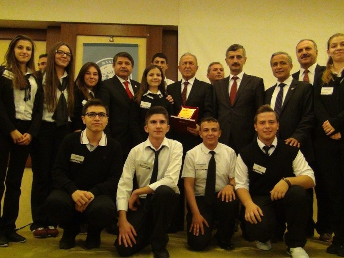 Manisalı Hayırseverler Onurlandırıldı