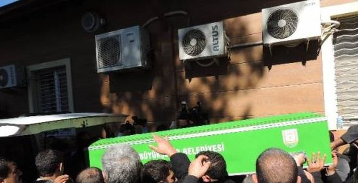 Öldürülen Baba Oğul Toprağa Verildi