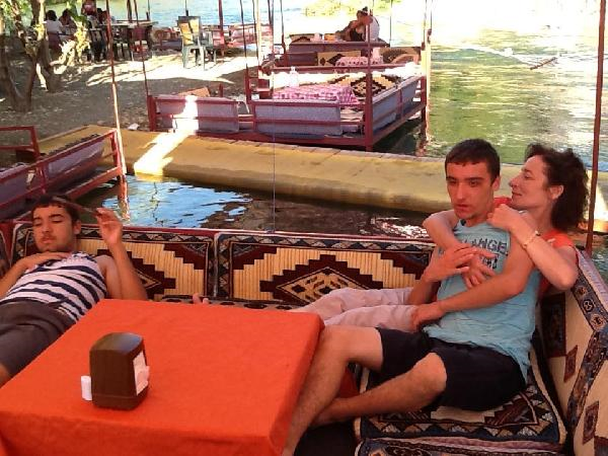 Profesörün Otistik Çocuklarına Eziyet Eden Öğretmenlere Dava