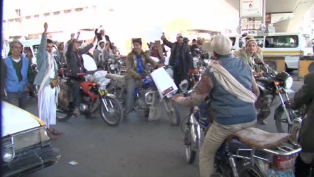 Sana\'da Motosiklet Protestosu