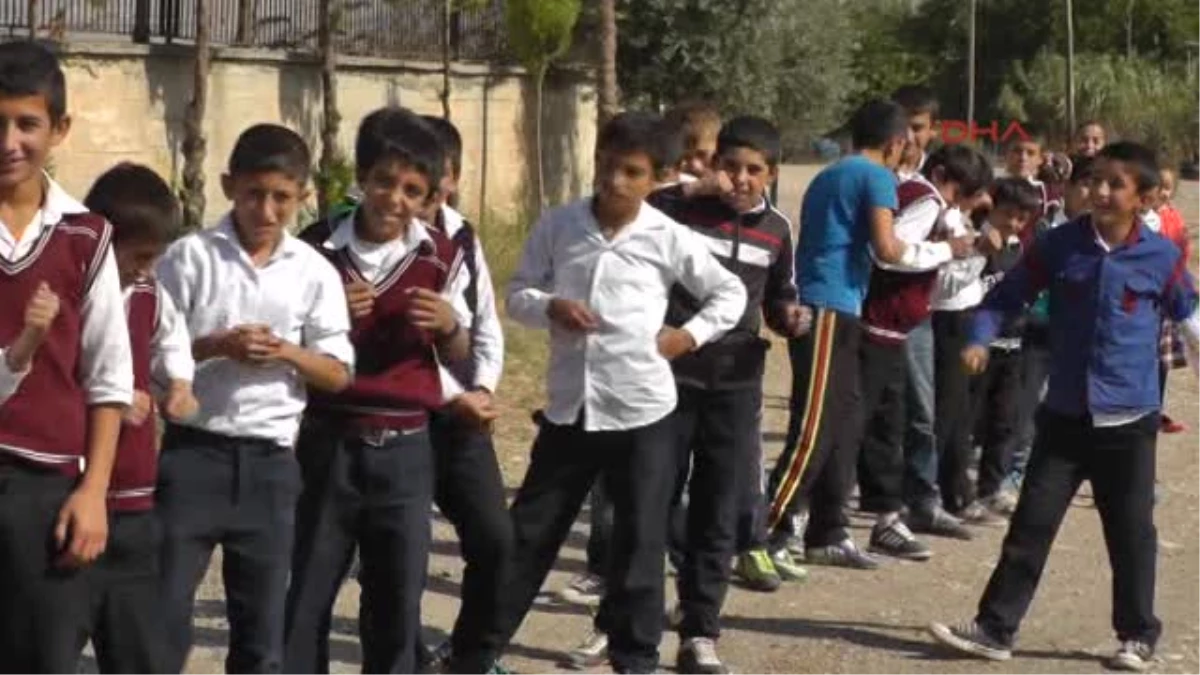 Silopi\'de Mezra Öğrencileri İlk Kez Tenis Oynayıp, Boks Yaptı