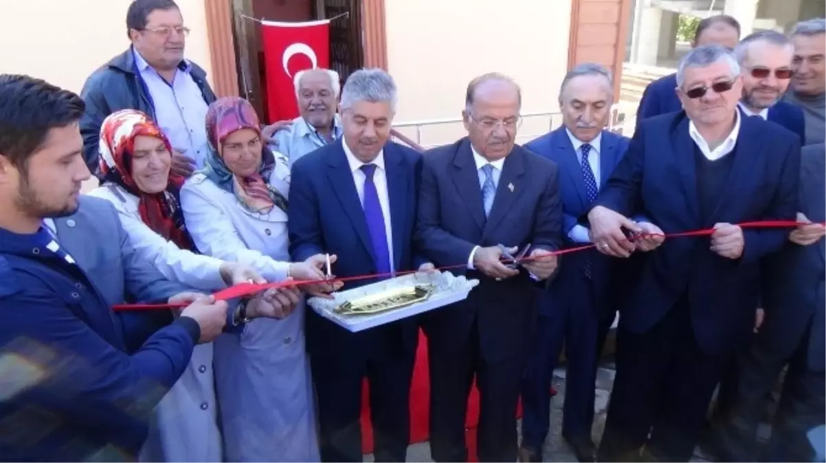 Süleymaniye Camii İbadete Açıldı