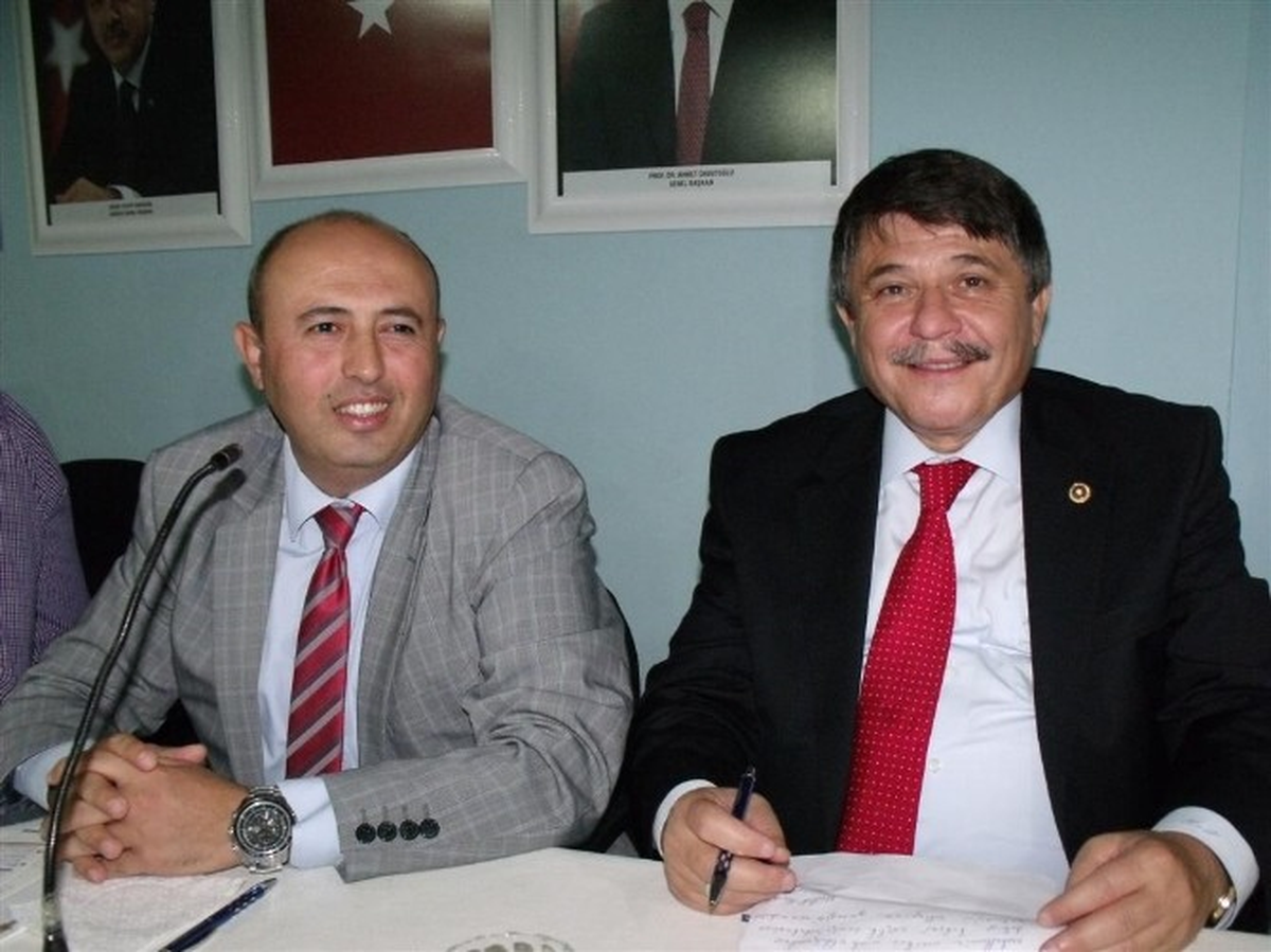 Tanrıverdi Salihli\'de Partililer ile Bir Araya Geldi