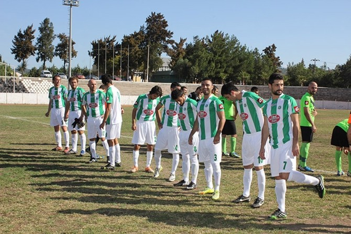 Urla Gençlik, Gümüldür\'ü 7-0 Mağlup Etti