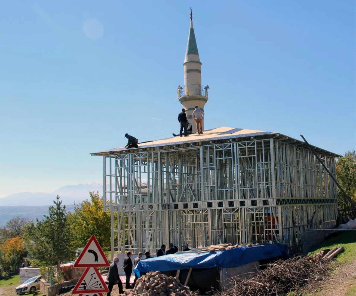 Akıncı Köyüne, Köy Konağı Yapılıyor