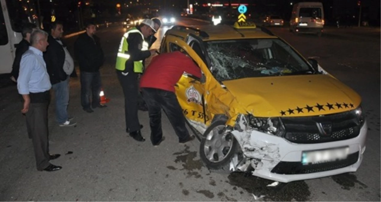 Bursa\'da Trafik Kazası: 6 Yaralı