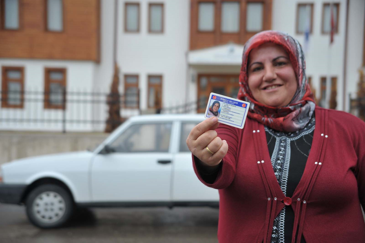 Pasaport ve Ehliyet İçin Emniyet'e Gitmeye Son