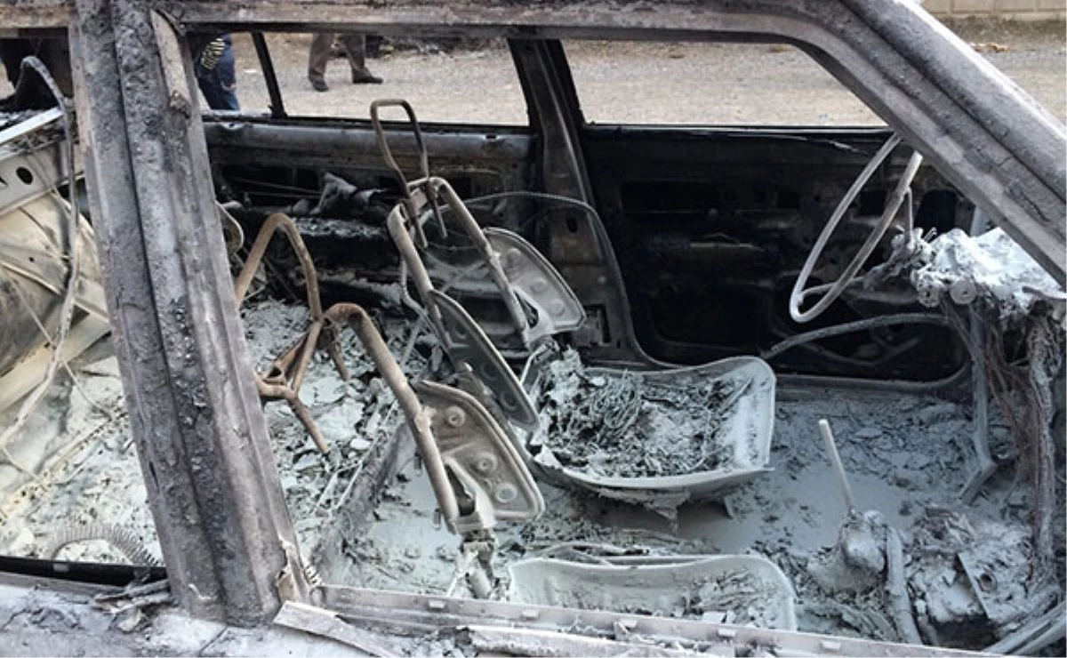 Samsun\'da Park Halindeki Otomobil Yandı