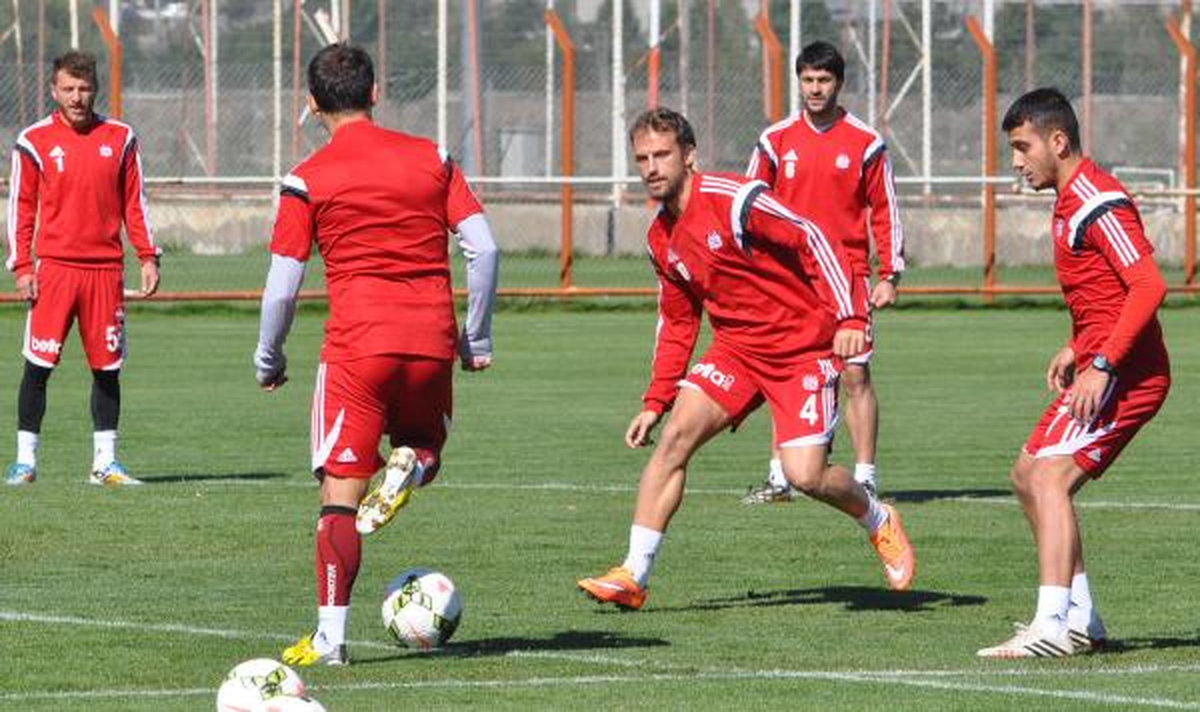 Sivasspor\'da Hedef 3 Maçta 9 Puan