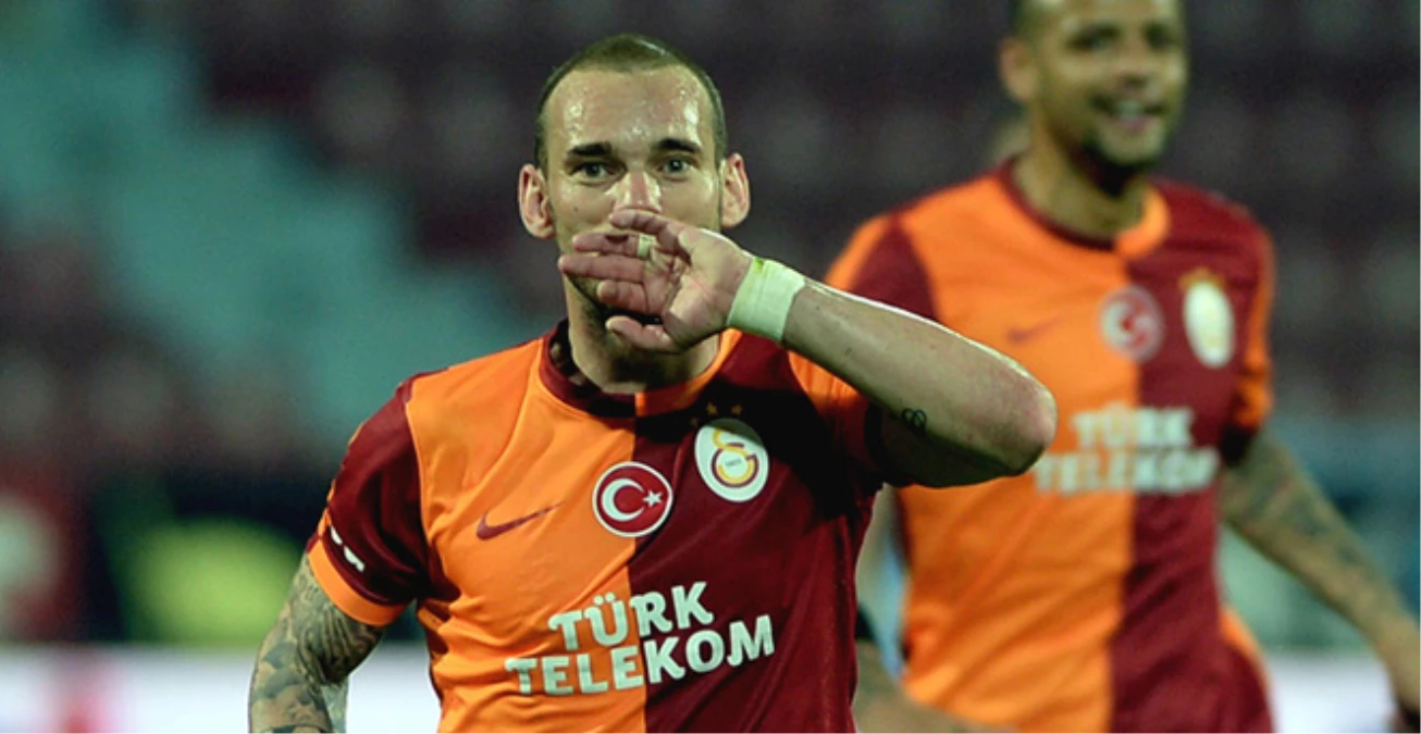 Sneijder\'den Volkan Demirel\'e Özel Şarkı