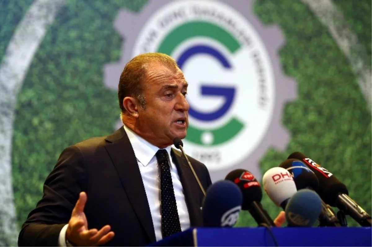 Türk Futbolunun Lideri Terim, Memleketinde Liderliği Anlattı