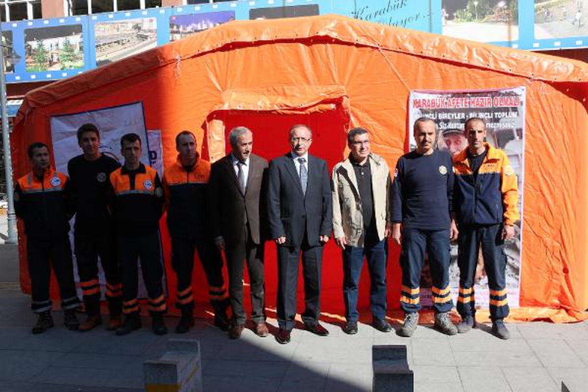 Afet Gönüllüsü Bulmak İçin Çadır Kurdular
