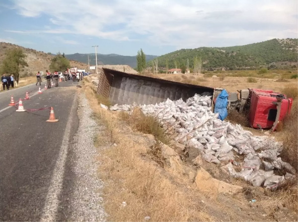 Akhisar\'da Kaza: 3 Ölü, 3 Yaralı