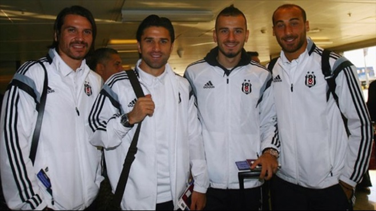 Beşiktaş, 20 Kişilik Futbolcu Kadrosu ile Belgrad\'a Gitti